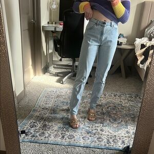 Levi’s Relaxed fit tapered leg sz 7 long vintage light wash Jeans